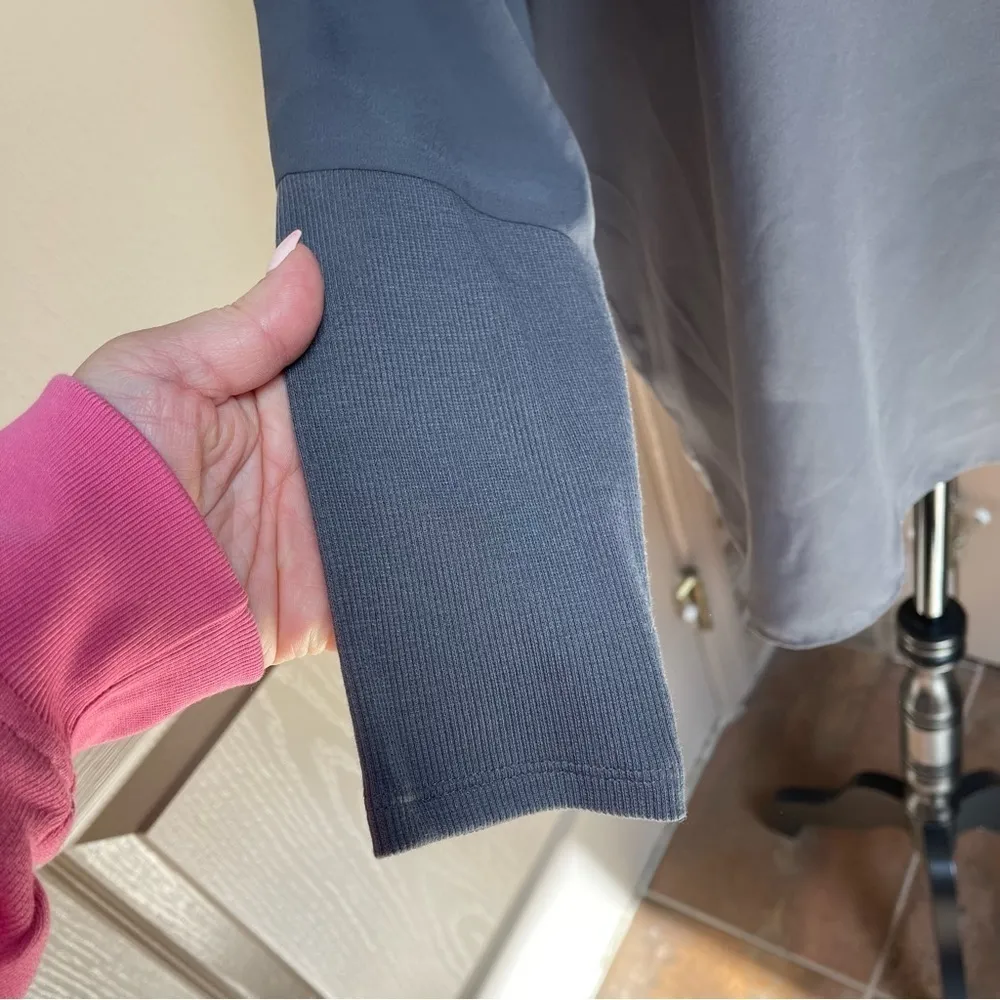 Juicy COUTURE Gray NWT V-Neck Top with Cut outs and Rhinestones Sz L - Image 6