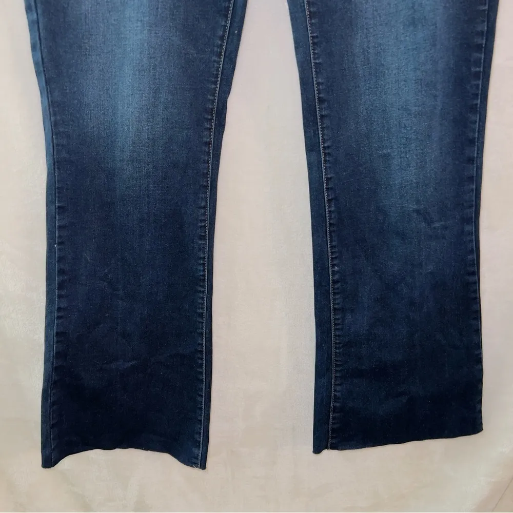 YMI Luxe Dark Wash Denim High Rise Flare Leg Raw Hem Jeans size 15/32 - Image 3