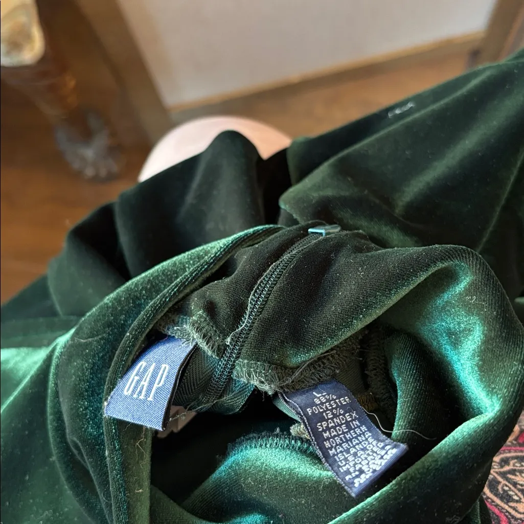 GAP Emerald stretch velvet zip back top large - Image 5