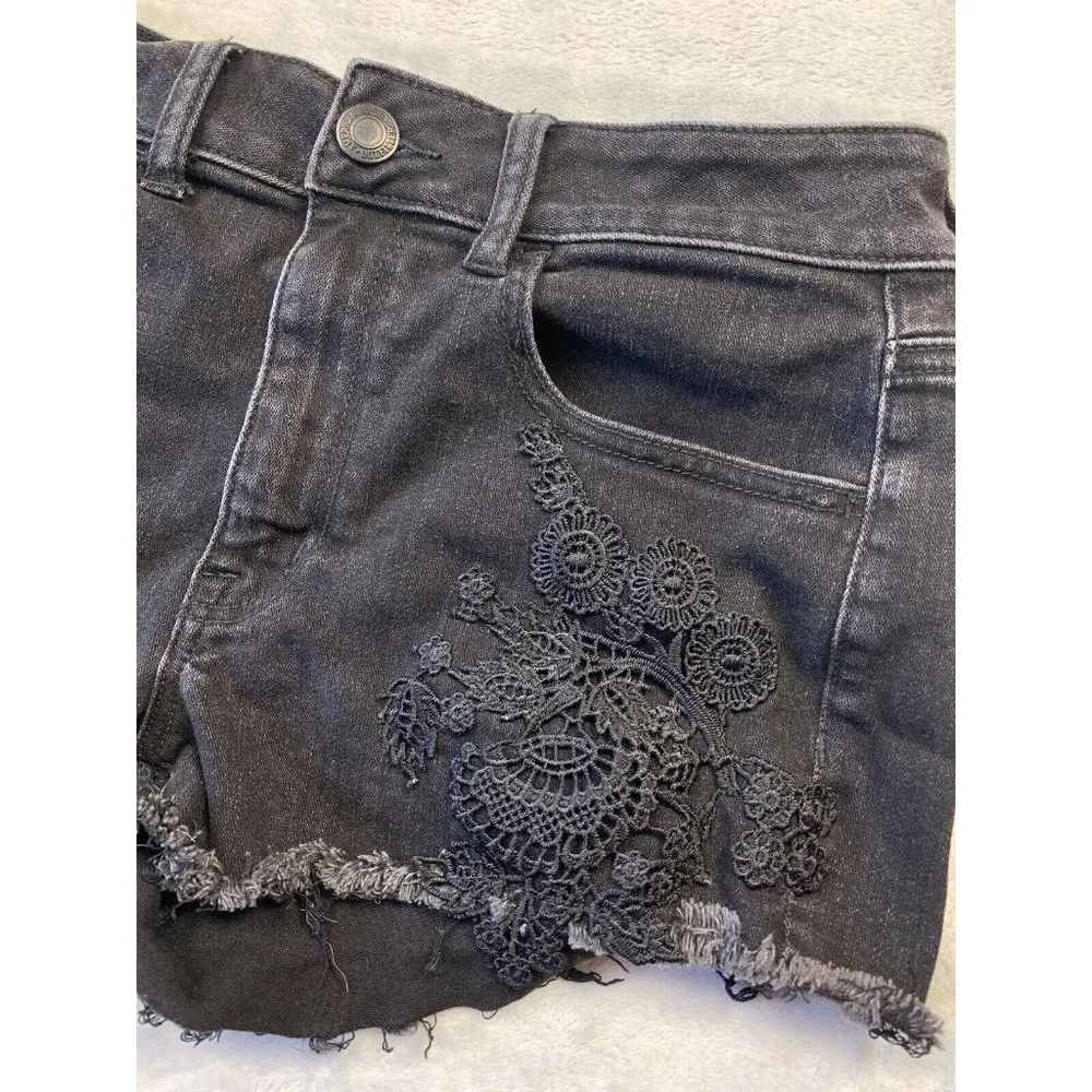 American Eagle Jean Shorts Frayed Black Lace Cut-off Super Super Stretch Sz 6 - Image 3