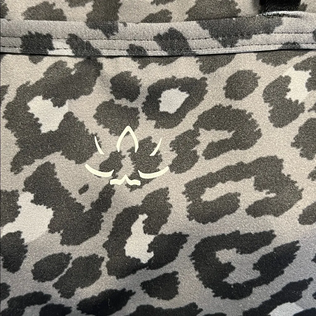 Beyond Yoga Black Leopard Print Strappy Athletic Sports Bra Size XL - Image 3