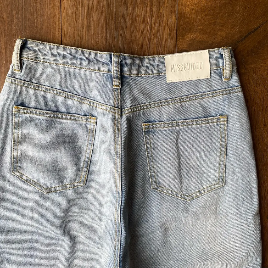 Missguided Wrath Split‑Hem Light Wash Jeans – Size 6R - Image 6