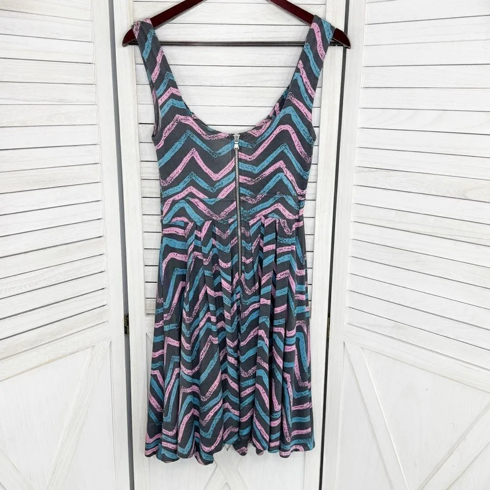 Marc Jacobs Pleated Ruffle Chevron Print Silk Knit Dress Grey Pink Blue XS - Image 9