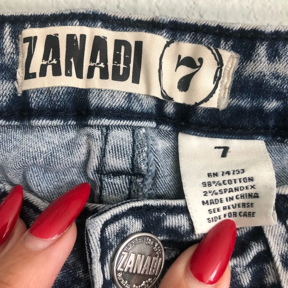 Zanadi Acid Wash Skinny Jeans. Size 7 - Image 6