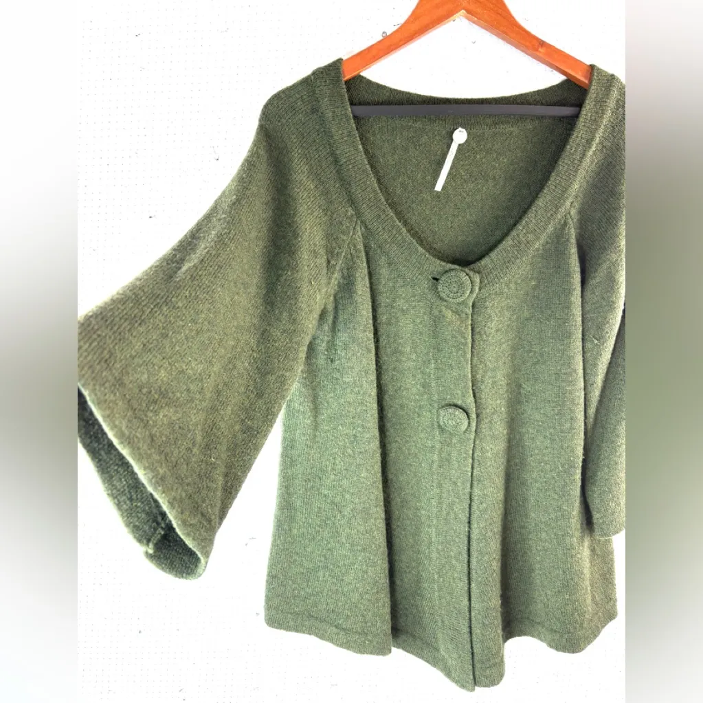 Margaret O'Leary M Italian Wool Knit Cardigan in Olive - Image 2