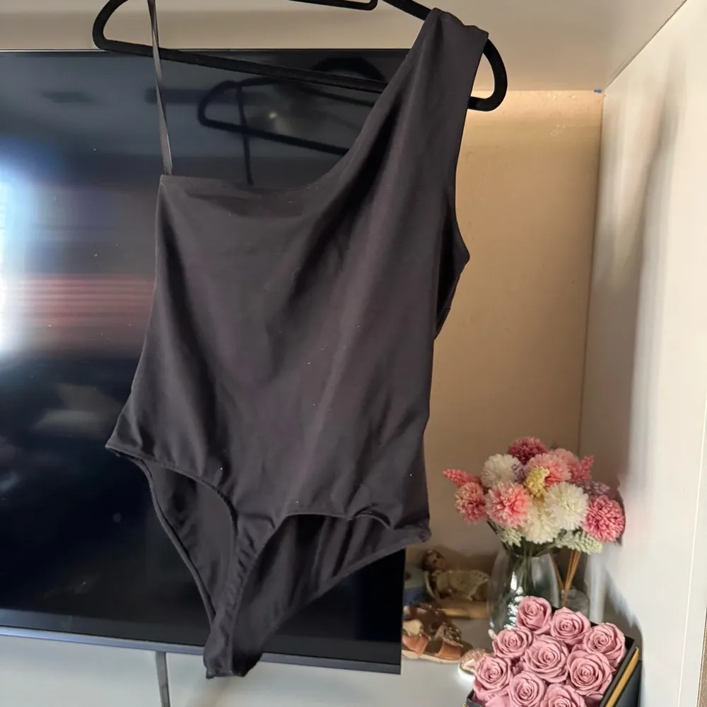 Free People Black Seamless One Shoulder Womens Bodysuit Size Large - Image 5