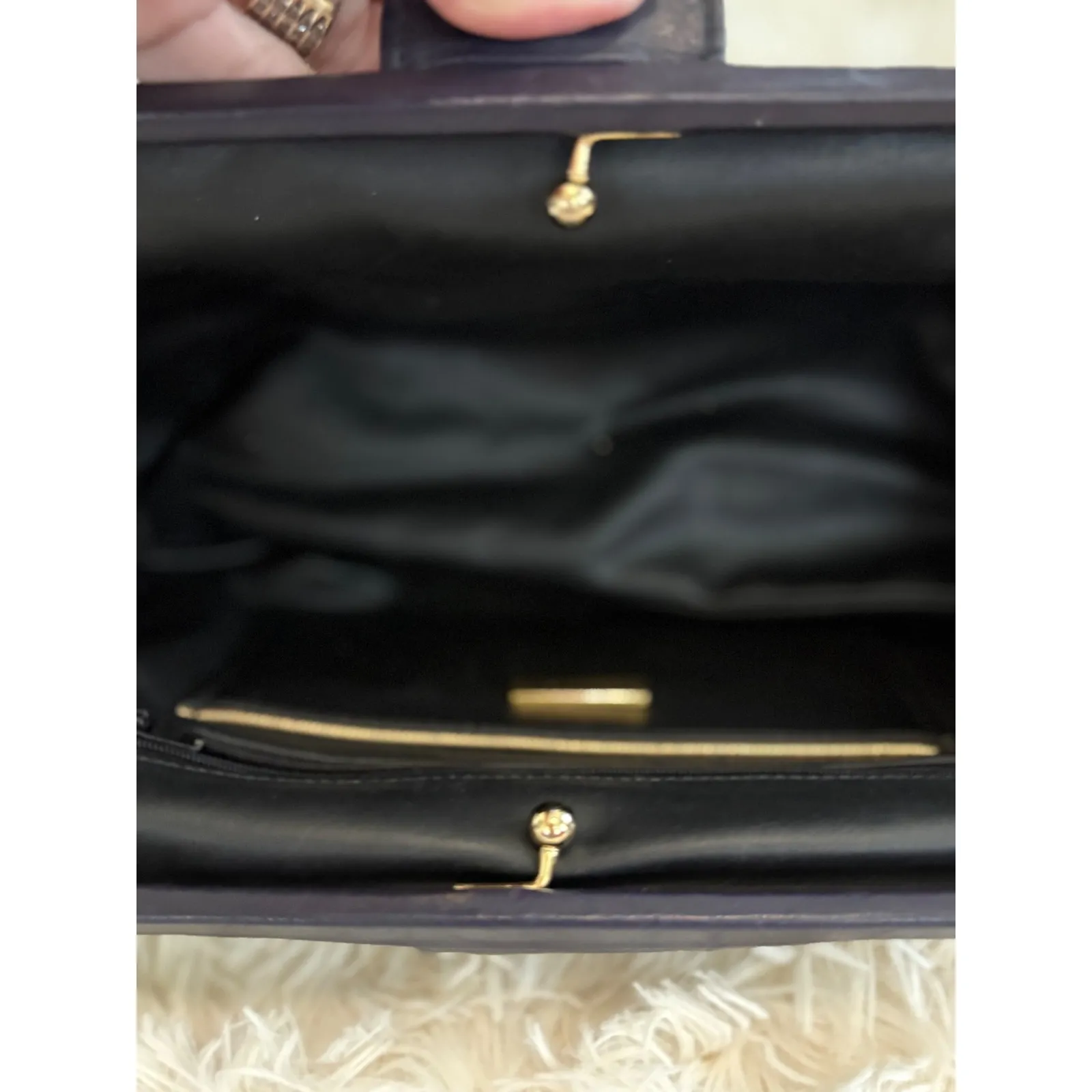 Vintage Meyers Quilted Shoulder Bag Eggplant Color Gold Accent Purse USA Made‎ Purple - Image 4