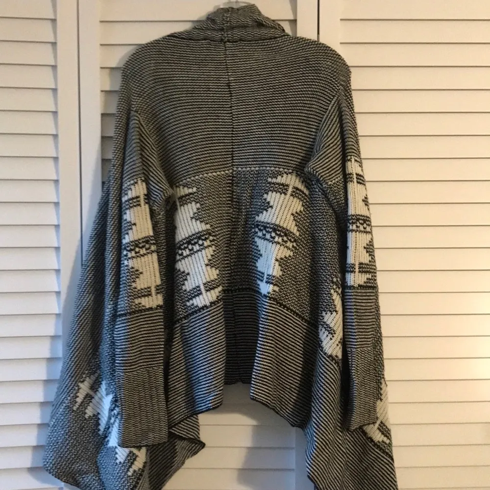 BB Dakota Cardigan - Image 2