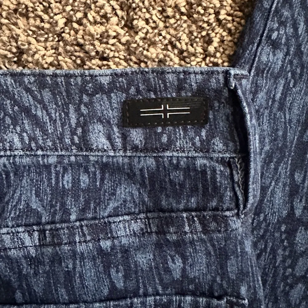 Liverpool Los Angeles “the skinny” Jean in blue Aztec print - size 6/28 - Image 7