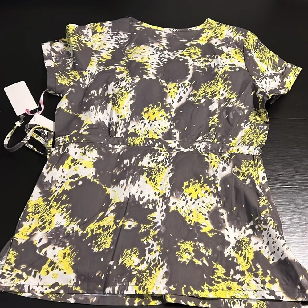 Koi scrub top - Image 6