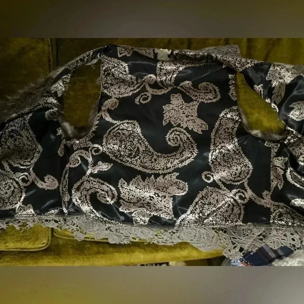 Gimmicks faux fur and lace vest - Image 4