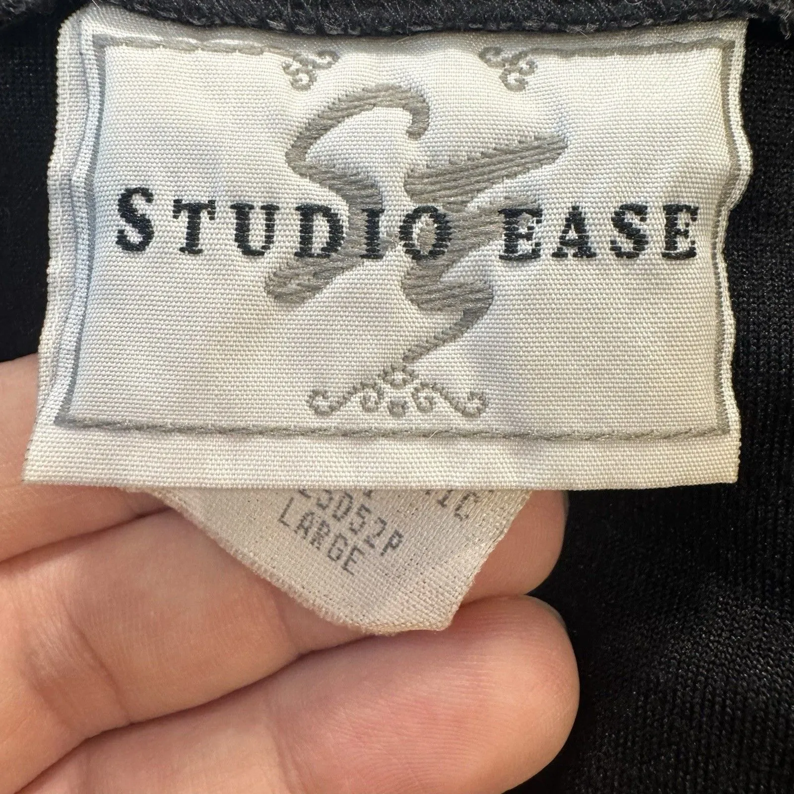 Vintage Velvet Button Up Shirt Size L Black Floral Embroidered Whimsigoth Vamp Size L - Image 6