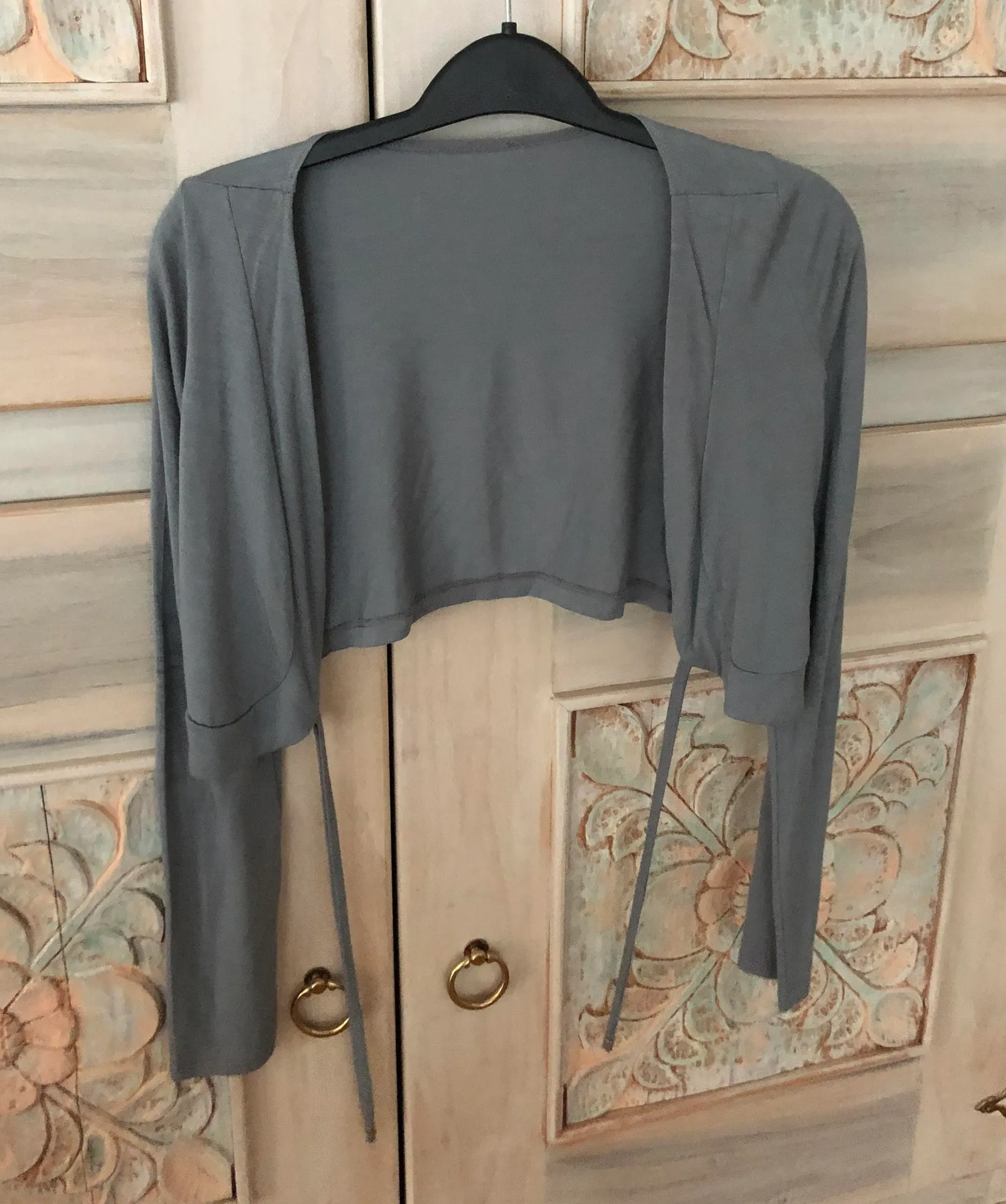 Grey Tie Front Cropped Sweater - Image 2