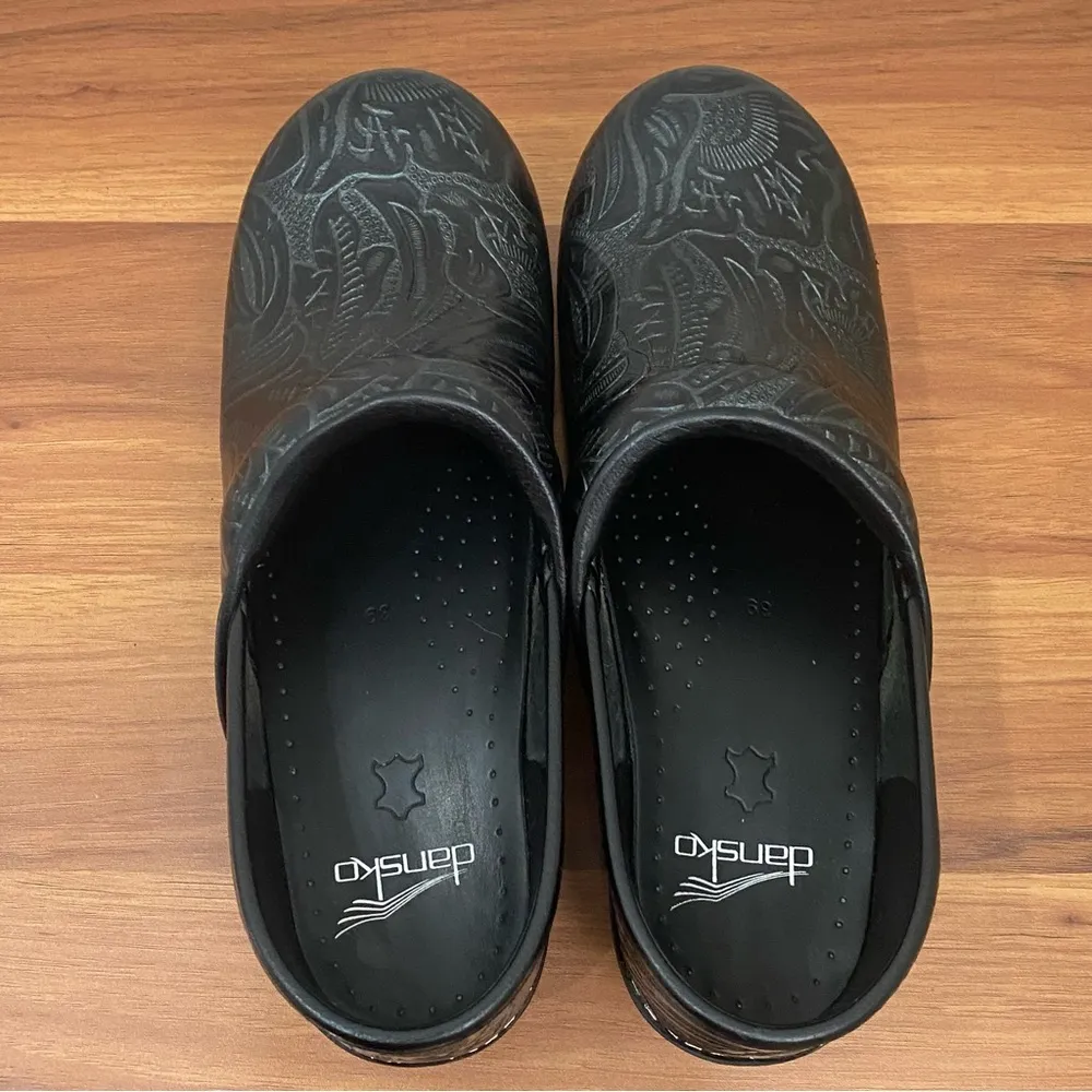 906020202 Professional Clog Black Tooled Leather Clogs Size 39 8.5-9US - Image 4