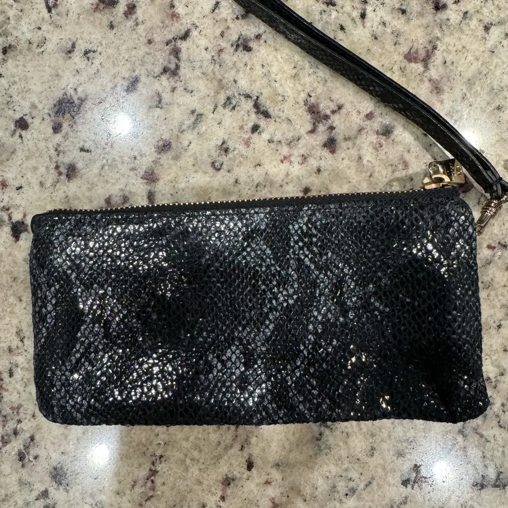 DKNY Wristlet Wallet Faux Snakeskin Leather‎ Clutch - Image 2