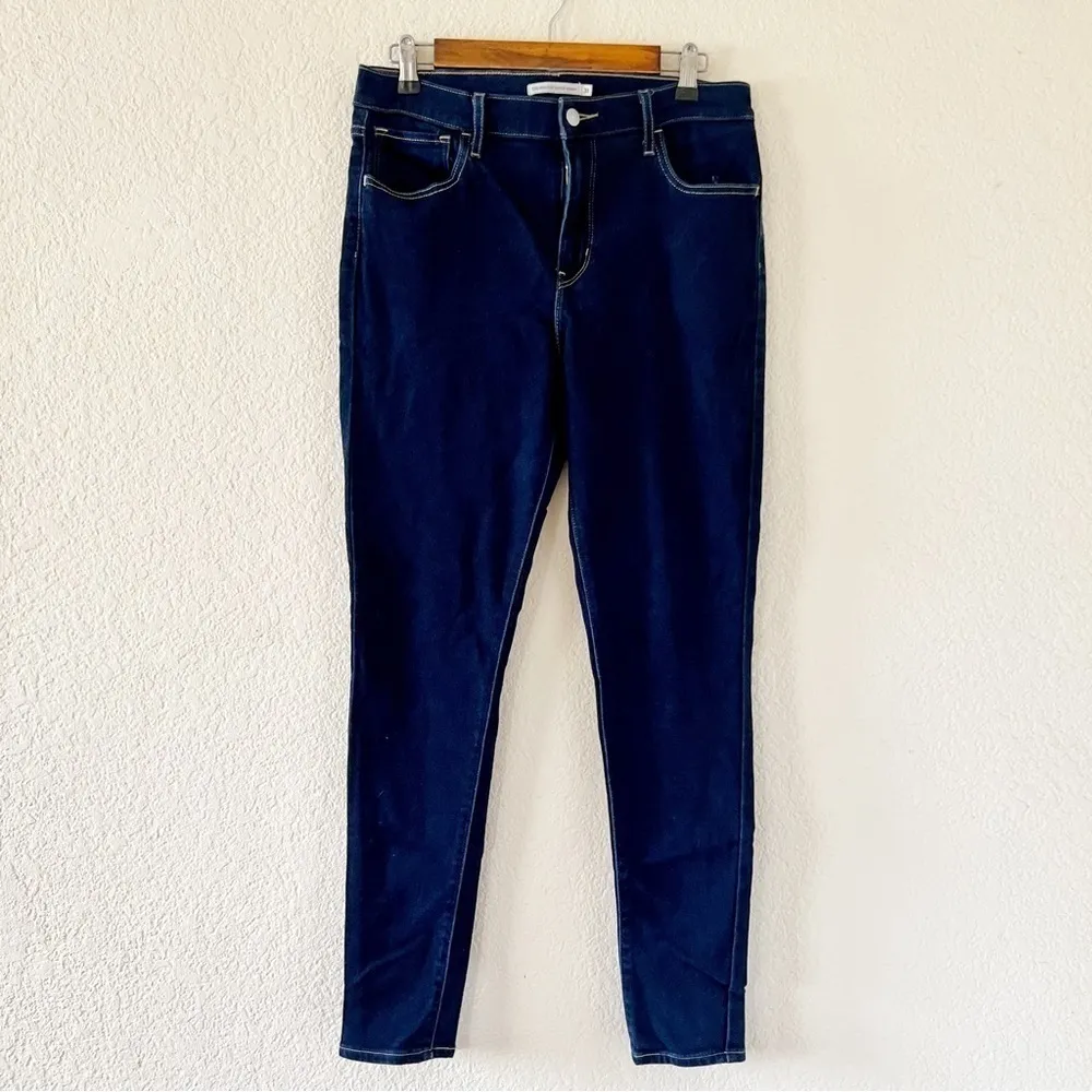 Levi’s 720 High Rise Super Skinny jeans Size 31 - Image 2