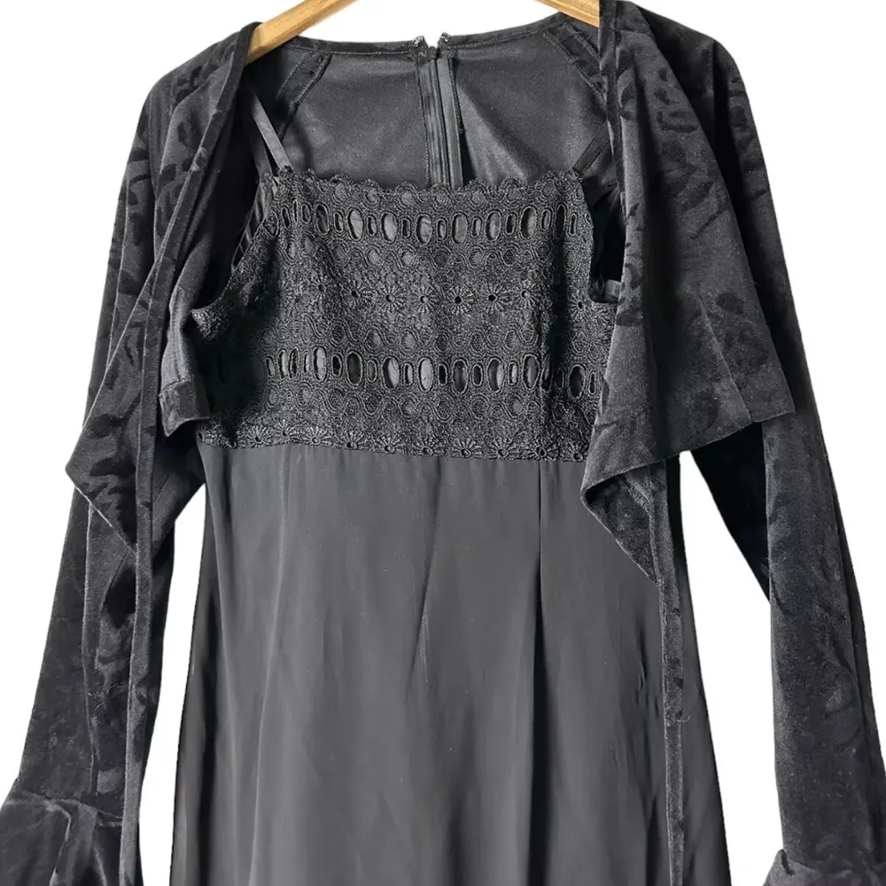 Vintage Black Whimsigoth Dress Bell Sleeve Velvet Goth Vampire Witchy Medium - Image 3