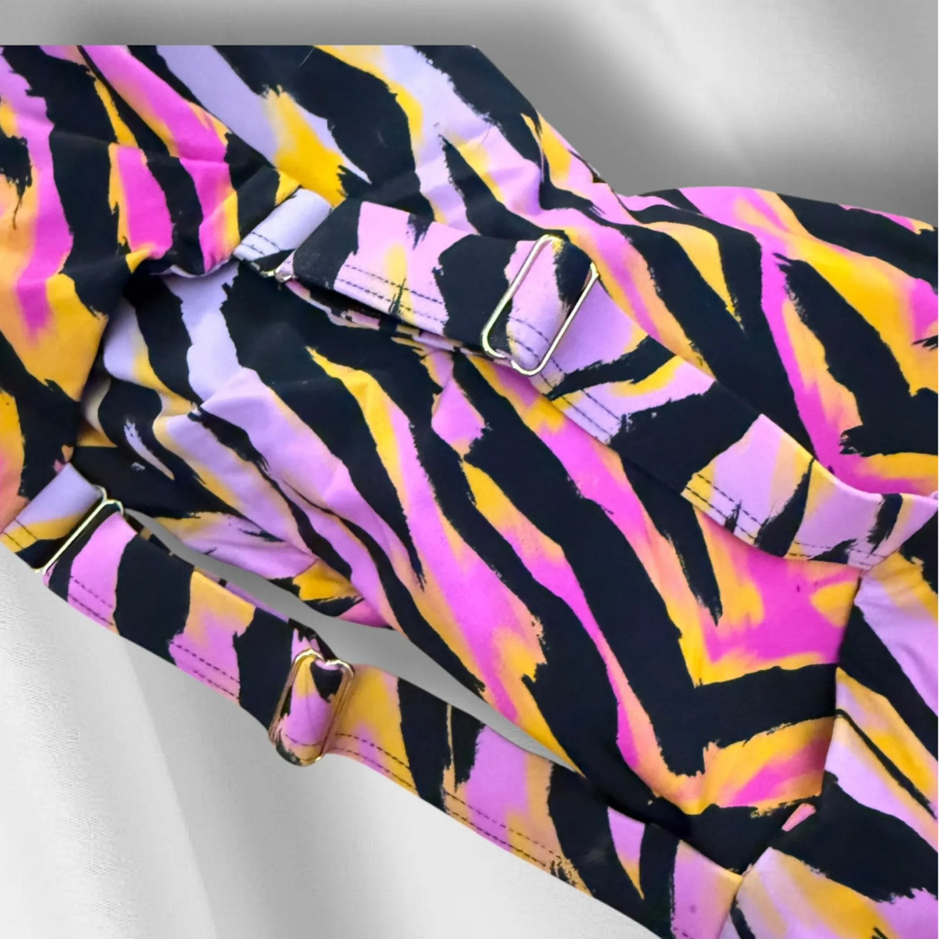 Beach Bunny London Bralette Bikini Top nwt - Image 5