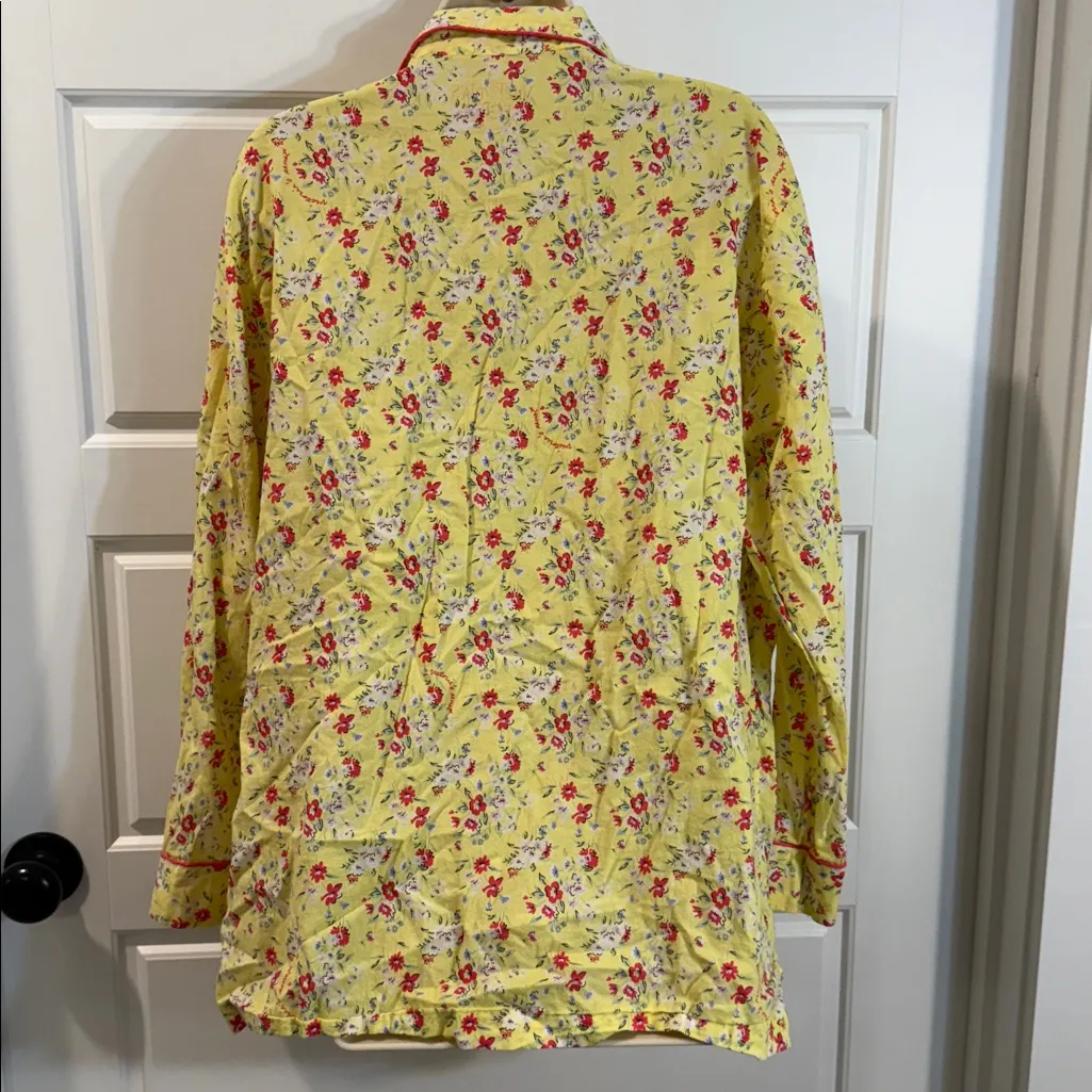 Vintage Victoria's Secret Women's Yellow and Red floral Pajama top large - Image 6