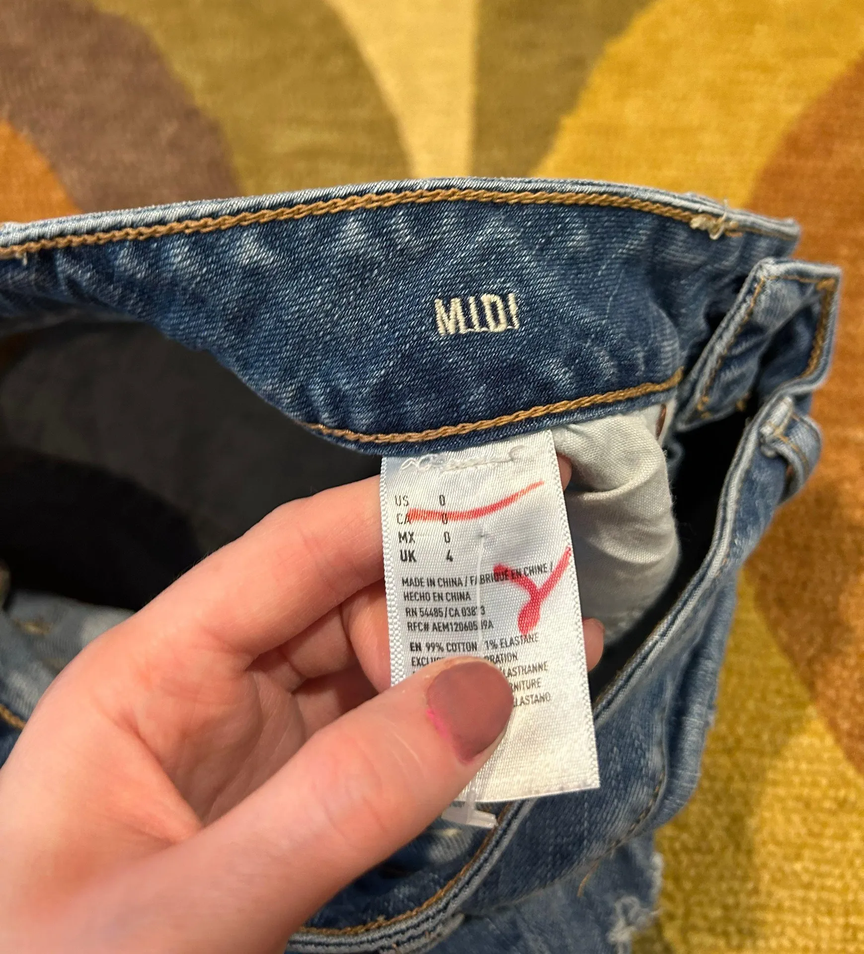 Like-New  Stretch Midi Denim Jean Shorts Distressed Size 0 - Image 3