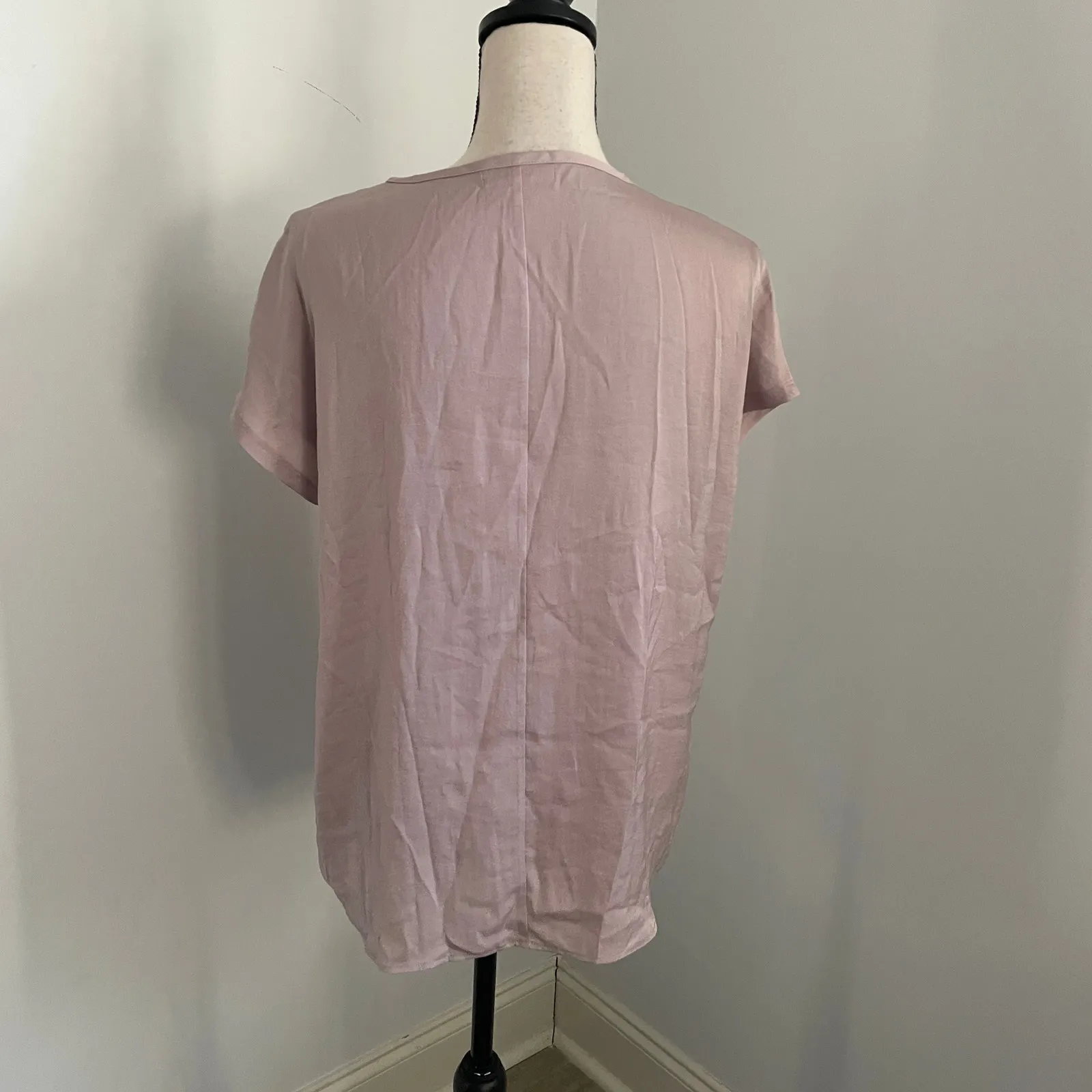 Barefoot Dreams Short Sleeve Blouse XS Mauve Pink Satin‎ Lounge Shirt Soft Girl - Image 2