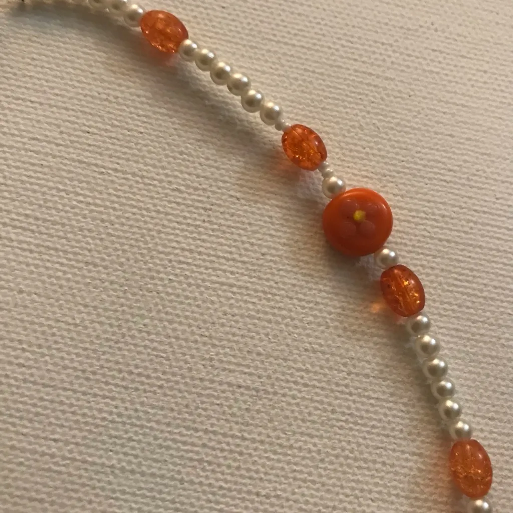 White Orange Beaded Necklace Choker Silver Tone Leaf Glass Beads Faux Pearls 14” - Image 4