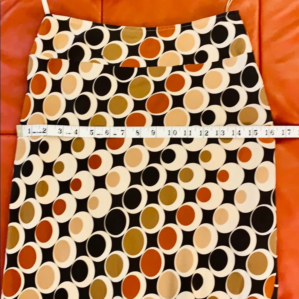 Banana Republic polka dot silk skirt. - Image 12