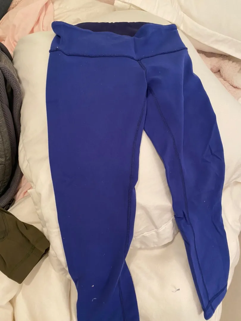 Lululemon Cropped Reversible Leggings - Image 3