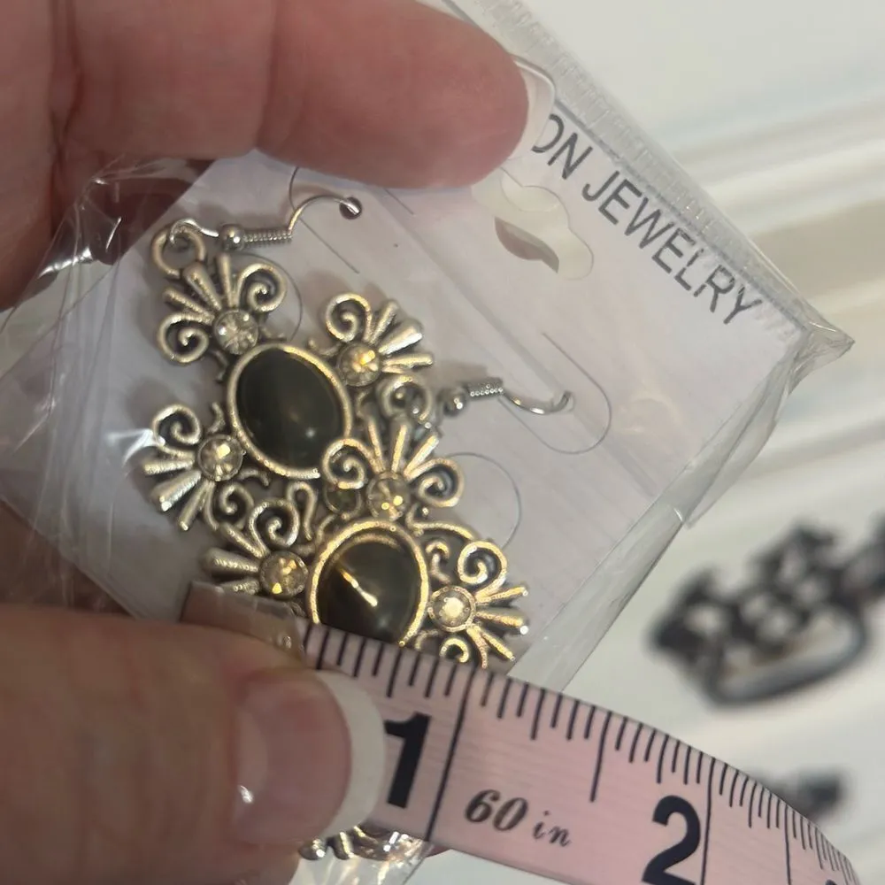 ‎Stone Cross Earrings Silver - Image 7