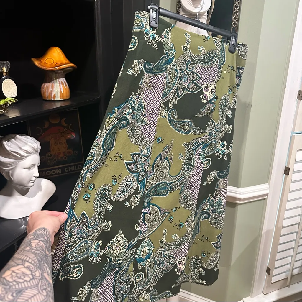 Notations Green Paisley Print Midi Skirt – Size M - Image 6