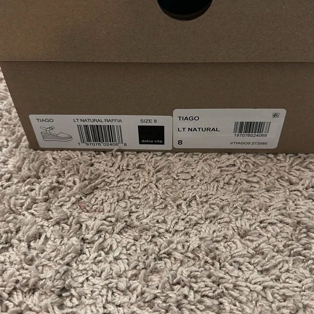 NIB Dolce Vita Tiago wedge in natural raffia color way Sz 8 Tan - Image 6