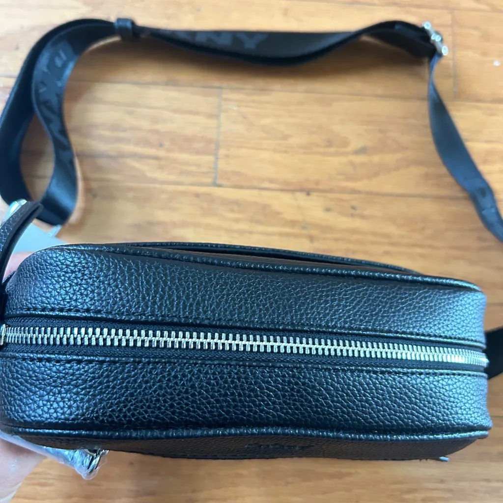 NWT DKNY Elegant Black Crossbody Bag - Image 10