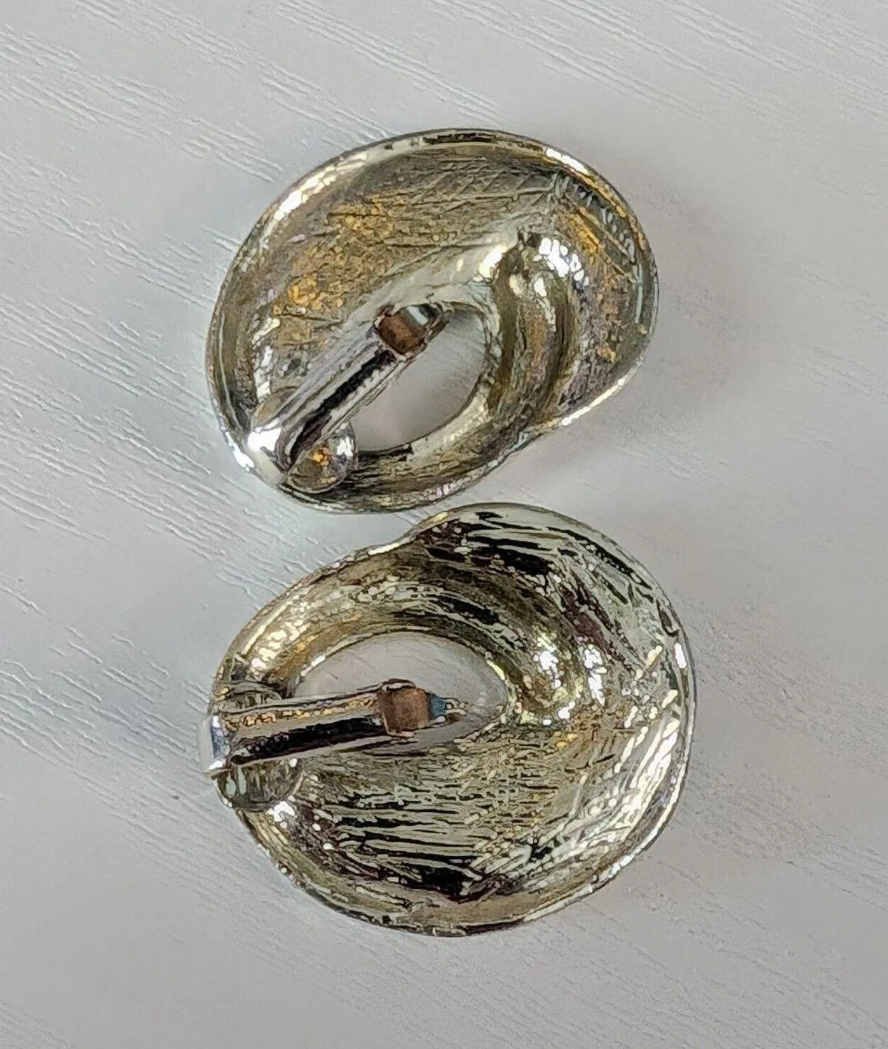 Vintage Clip On Earrings - Image 8