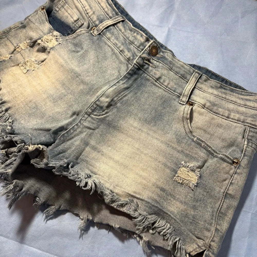 Source Unknown Light Blue Frayed Jean Shorts - Image 2