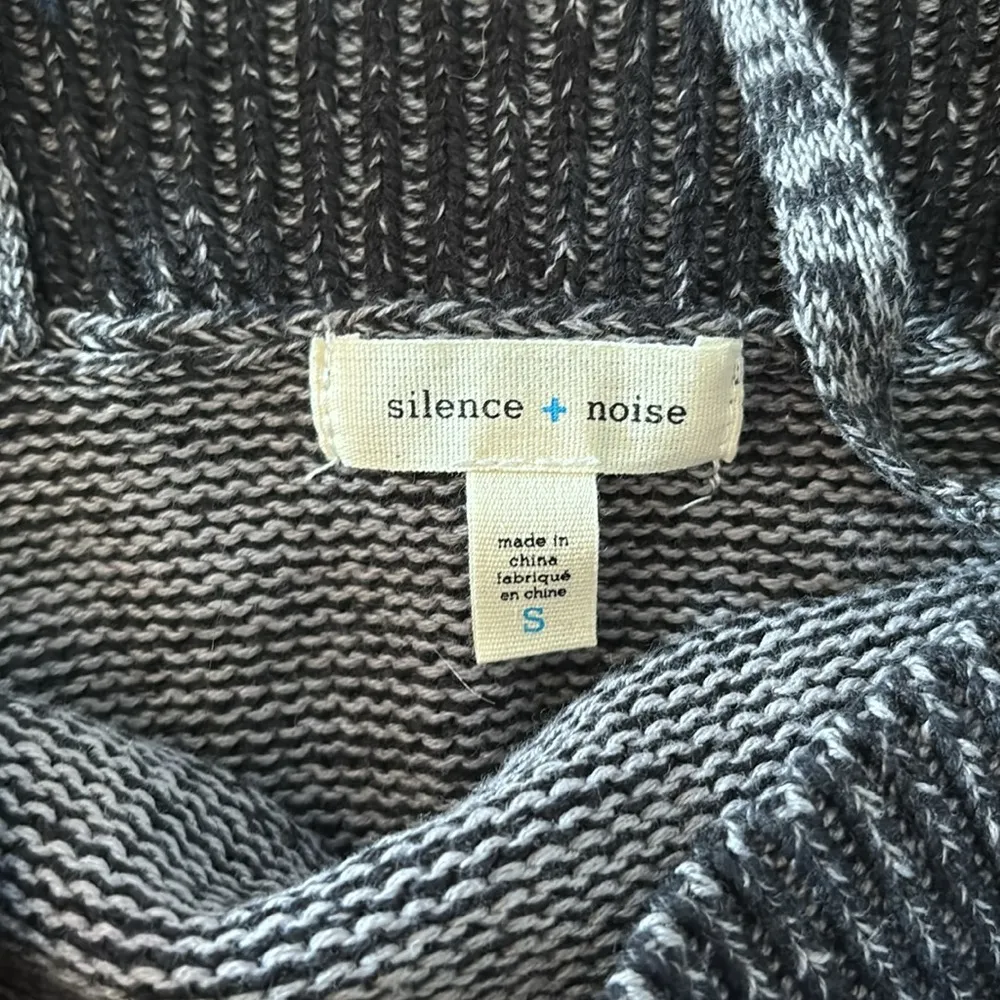 Silence & Noise Crop Top - Image 2