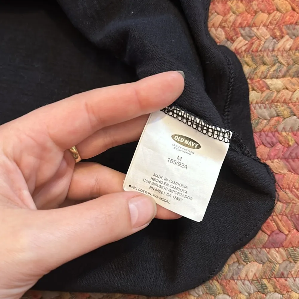 OLD NAVY BLACK BASIC RELAXED FIT TANK TOP - Image 3