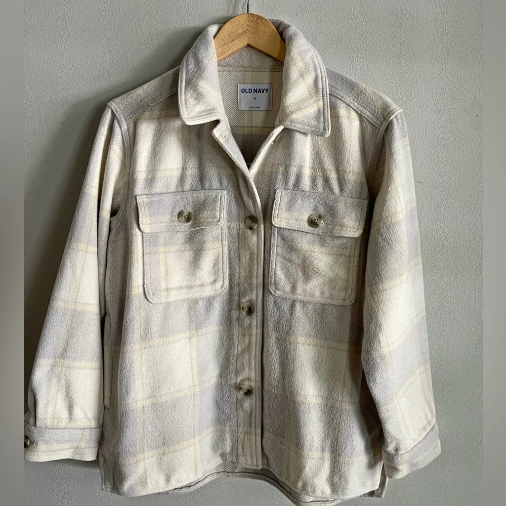 OLD NAVY soft brushed subtle plaid button Shacket - Image 2