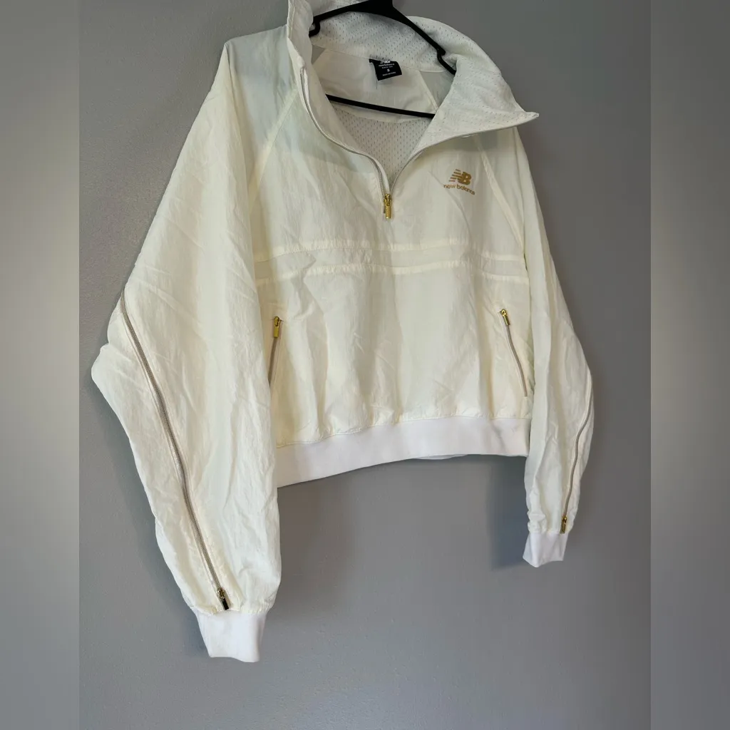 New Balance  Cream And Gold Pullover - Image 3