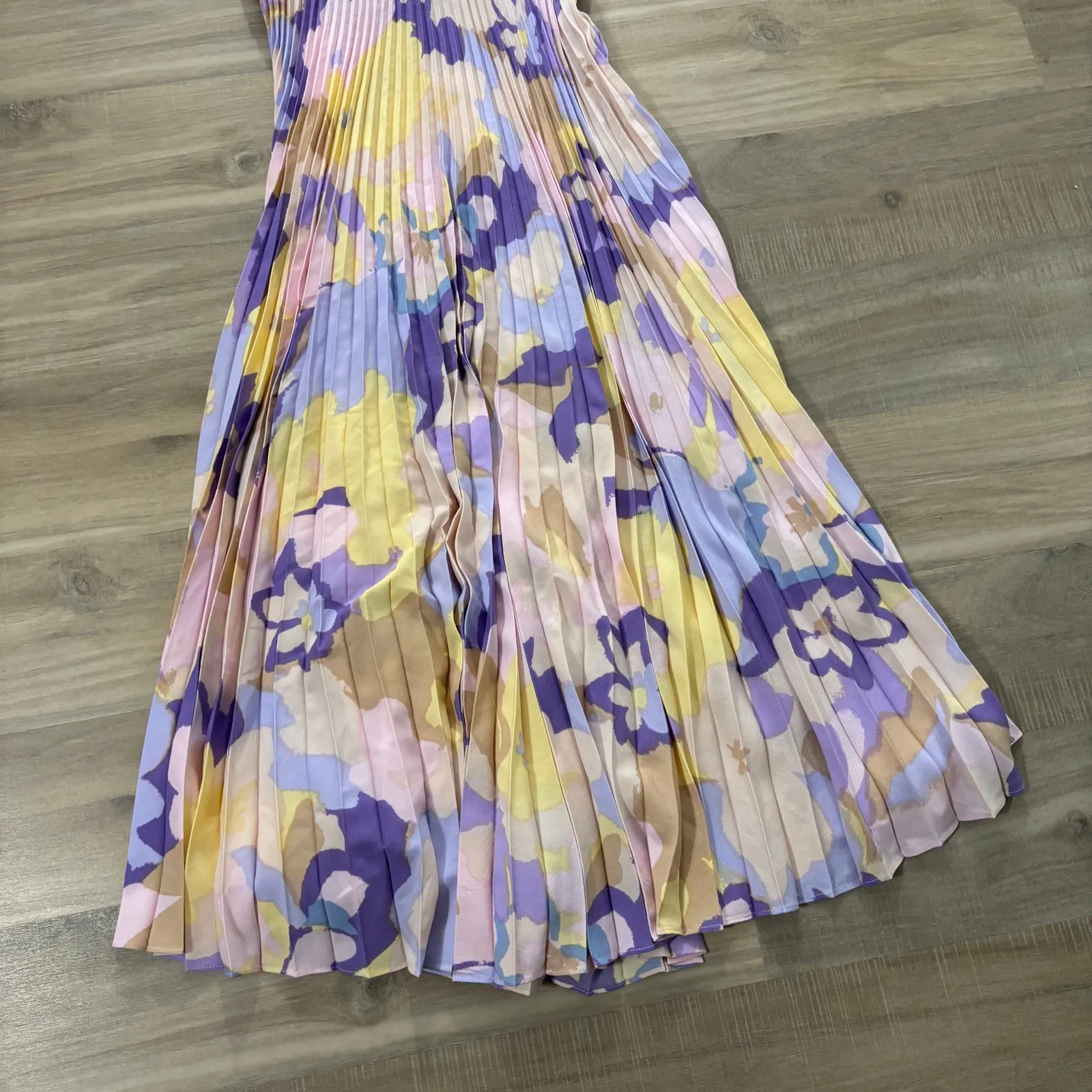 NWT Astr the Label Blythe Plisse Midi Dress Purple Multi Women Size Medium - Image 5