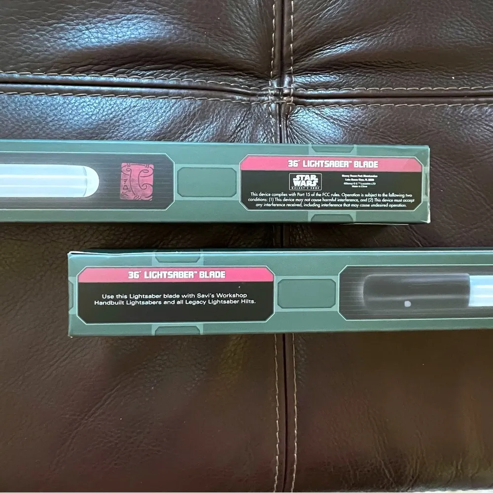 Galaxy's Edge Ahsoka Tano Clone Wars Legacy Lightsabers and Blades Set - Image 14