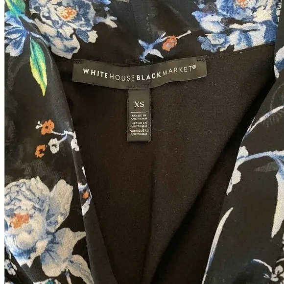 White House Black Market Floral‎ Print Tie VNeck Shell Black Blue China Sea - XS - Image 11