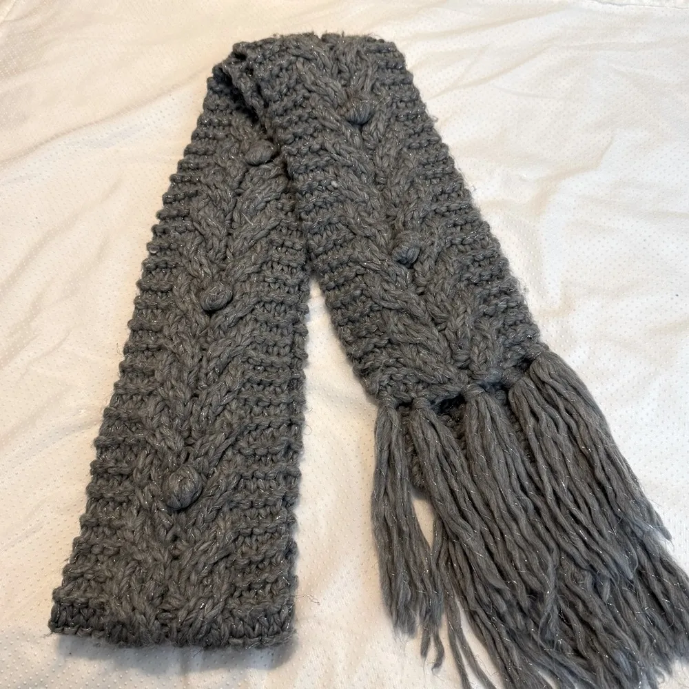 Chunky Cable Knit Long Gray Scarf W/ Fringe Trim Silver Metallic Thread 90” long - Image 4