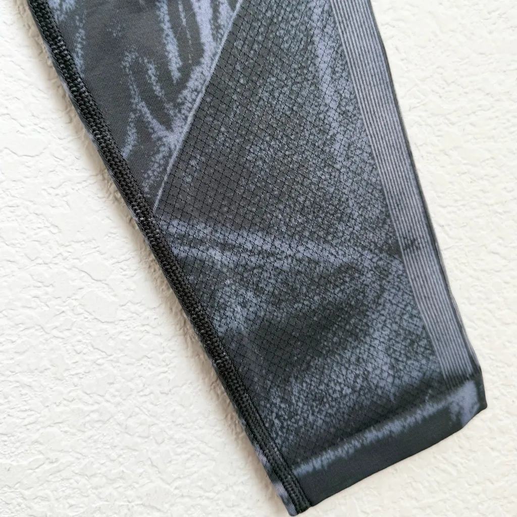 LULULEMON Ebb to Street Tight Wash in Stone Wash Graphite Grey Seamless Leggings - Image 10