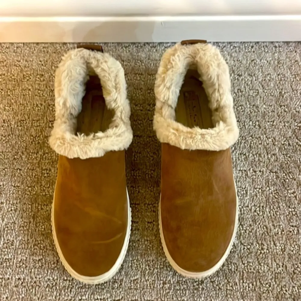 Timberland Skyla Bay Slip On Brown Suede Sherpa Lined Shoes - Image 4