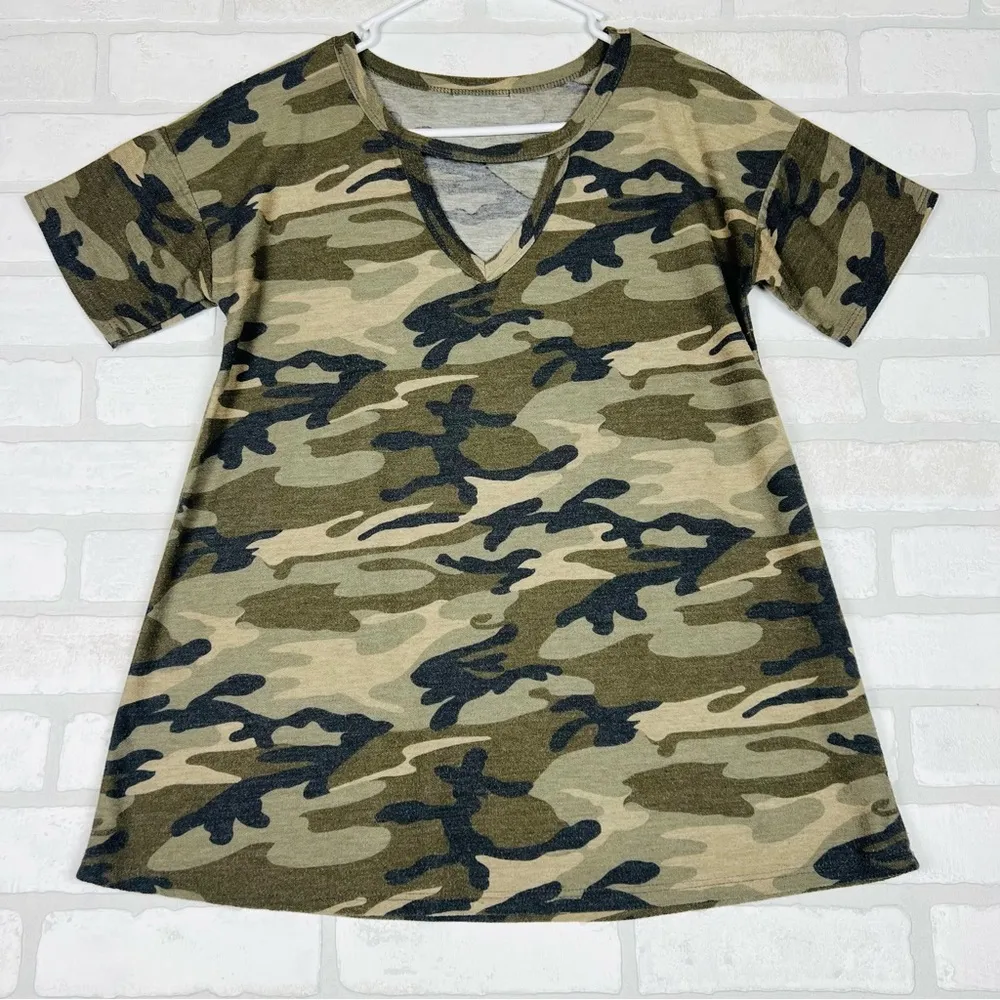 Cute Camo Tee‎ with Keyhole Front and Oversized Comfy Fit Size S/M Green - Image 6