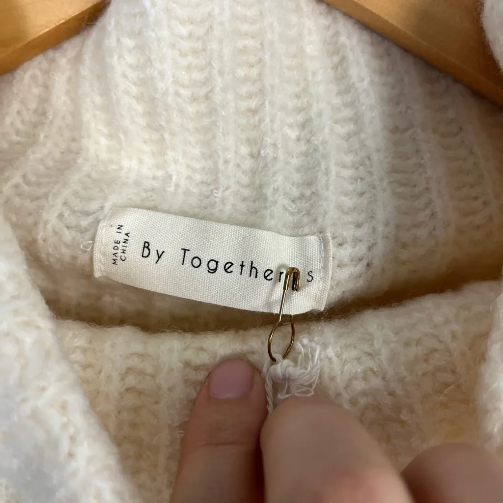 New By Together Wool blend cream turtleneck sweater vest size small - Image 4