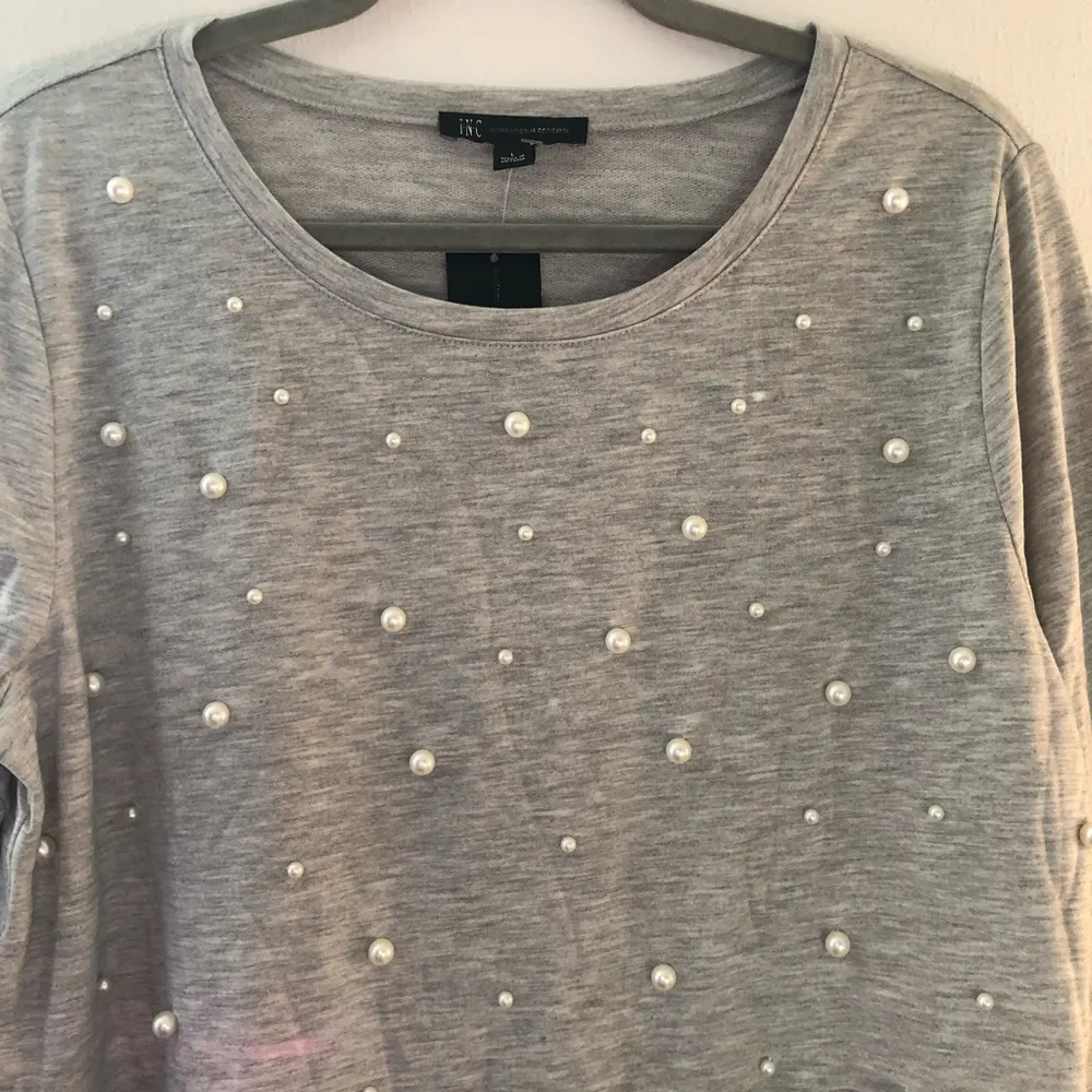 INC International Concepts Top Gray w/ Faux Pearls All Over Front Tee Sz L NWT - Image 2