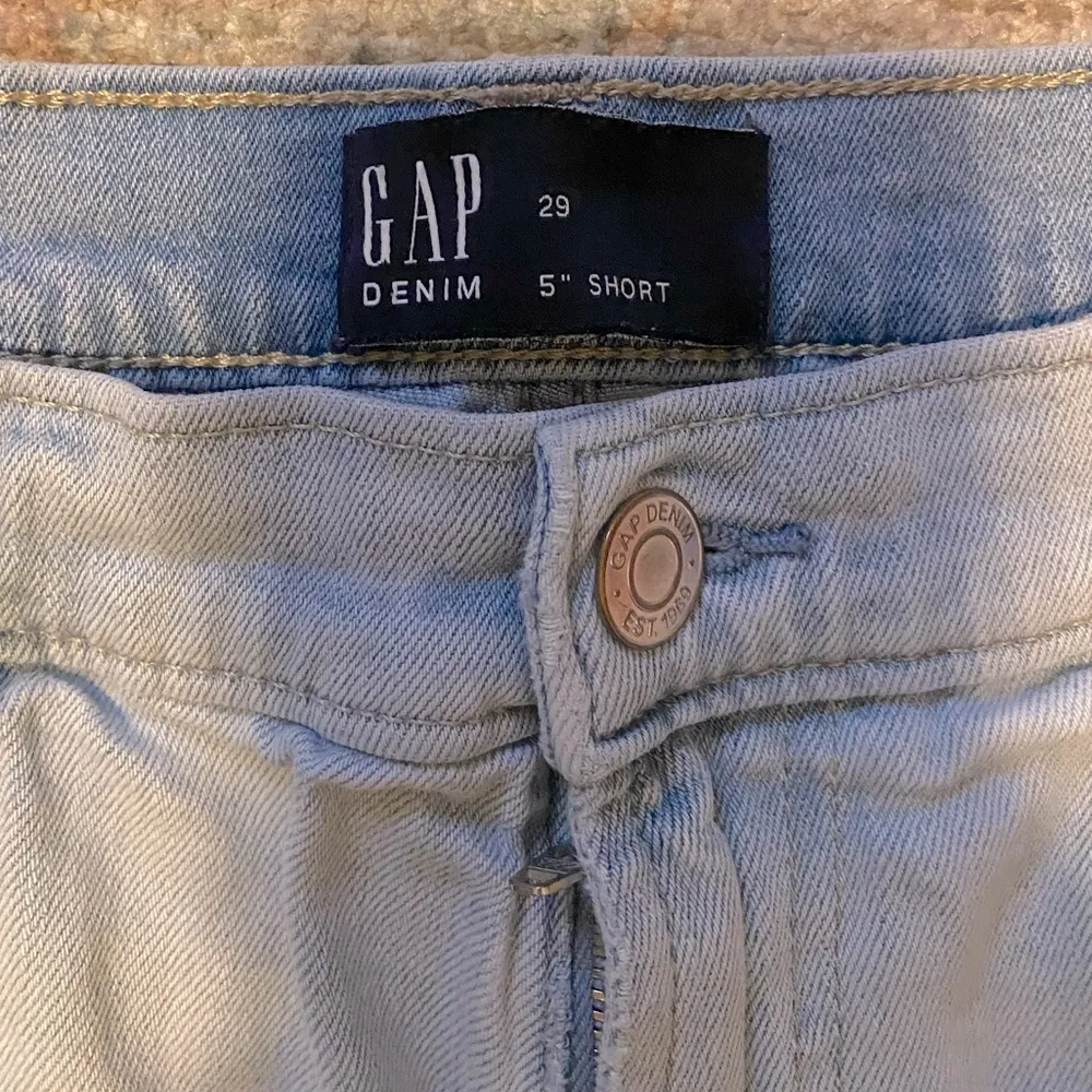 BOGO!! GAP Denim 5” Light Wash Jean Shorts with Cuffed/Frayed Hem - Image 5