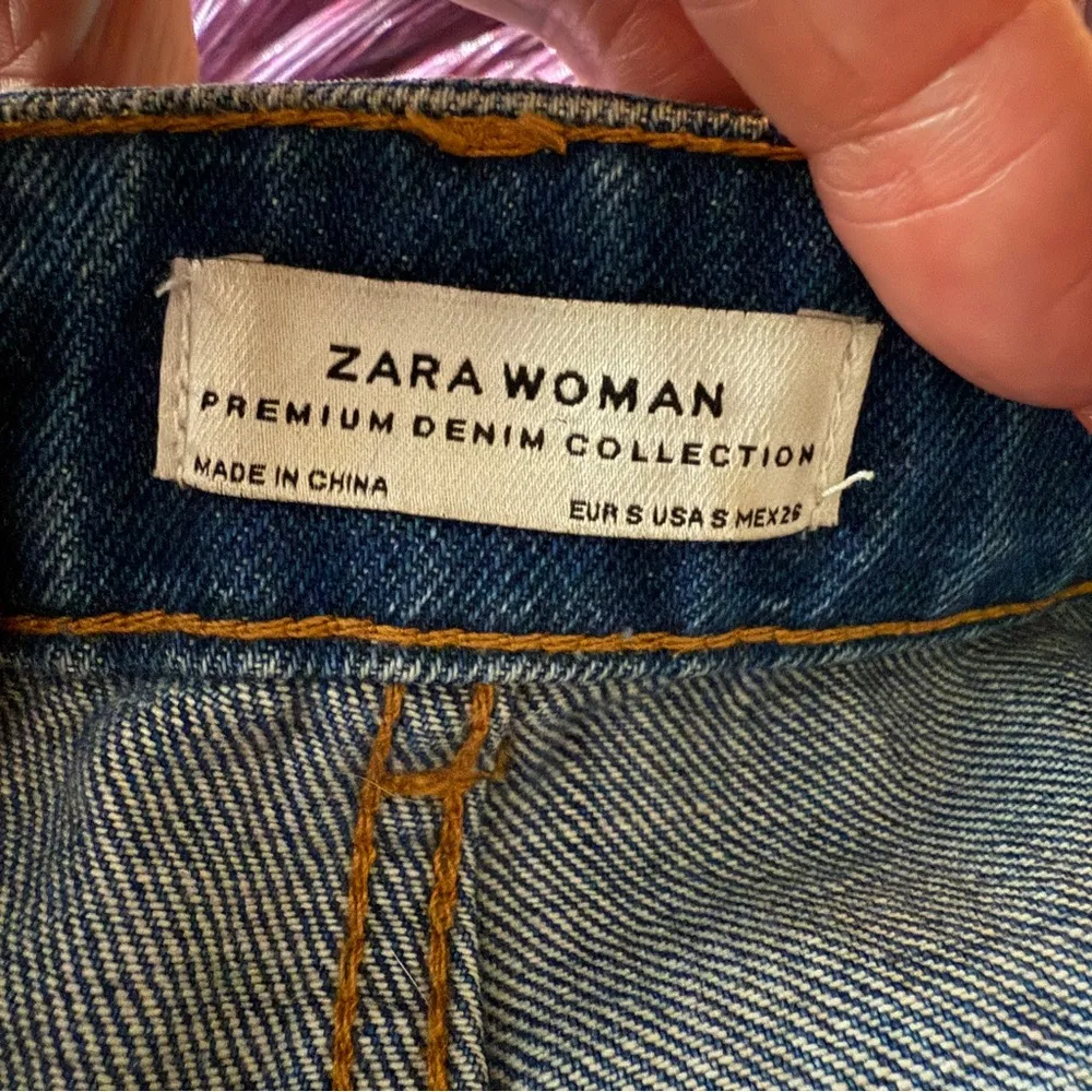 Zara Woman Embroidered Wide Leg Crop Jeans Size S - Image 4