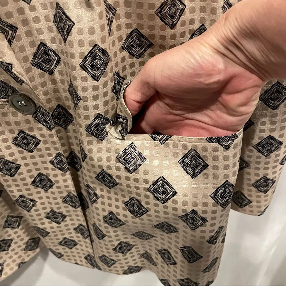 Vintage 80’s creamy tan silk geometric art deco blazer Anne Klein pockets - Image 14